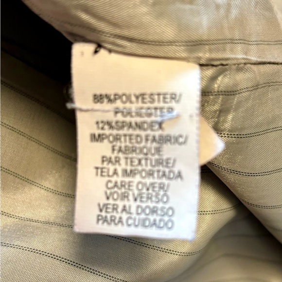 Anne Klein long blazer, light dress coat. Black. Needs a steam. - Picture 5 of 6